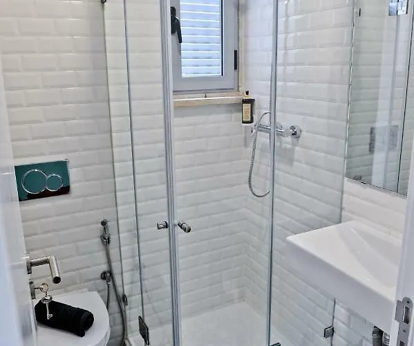 Mojito Breeze In By Misha's Place 3c * Lisboa